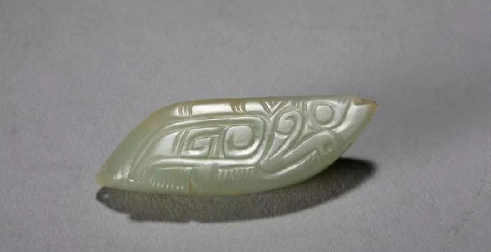 蝉鸣千年，一鸣（名)惊人——玉蝉