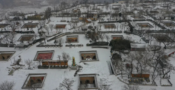 飞雪迎新来，瑞雪兆丰年