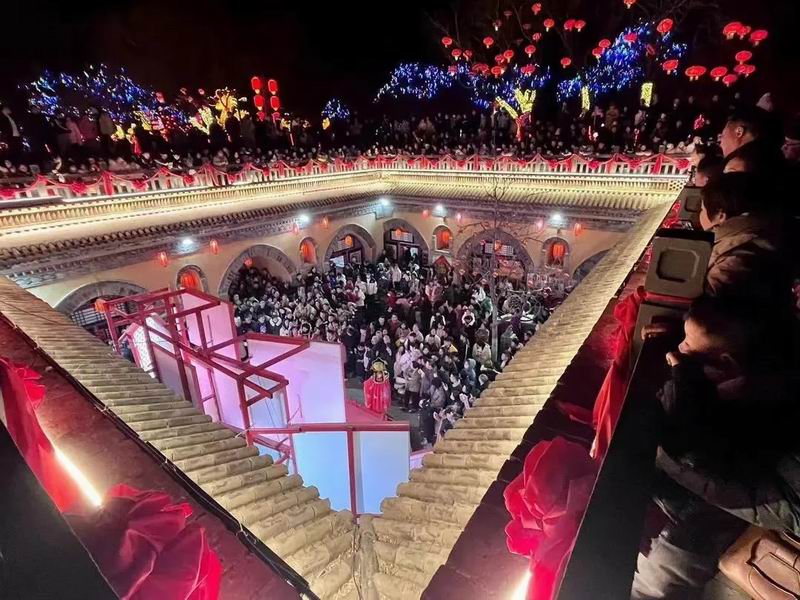 火热现场直击！春节期间天鹅湖度假区人山人海，热闹非凡！